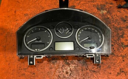 Приборная панель Land Rover Freelander LR2